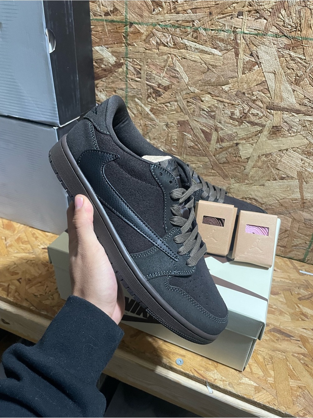 Air Jordan 1 Retro Low Travis Scott “Brown Velvet”